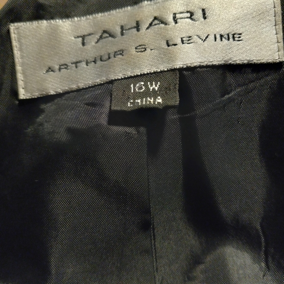 Blazer - Picture 4 of 4